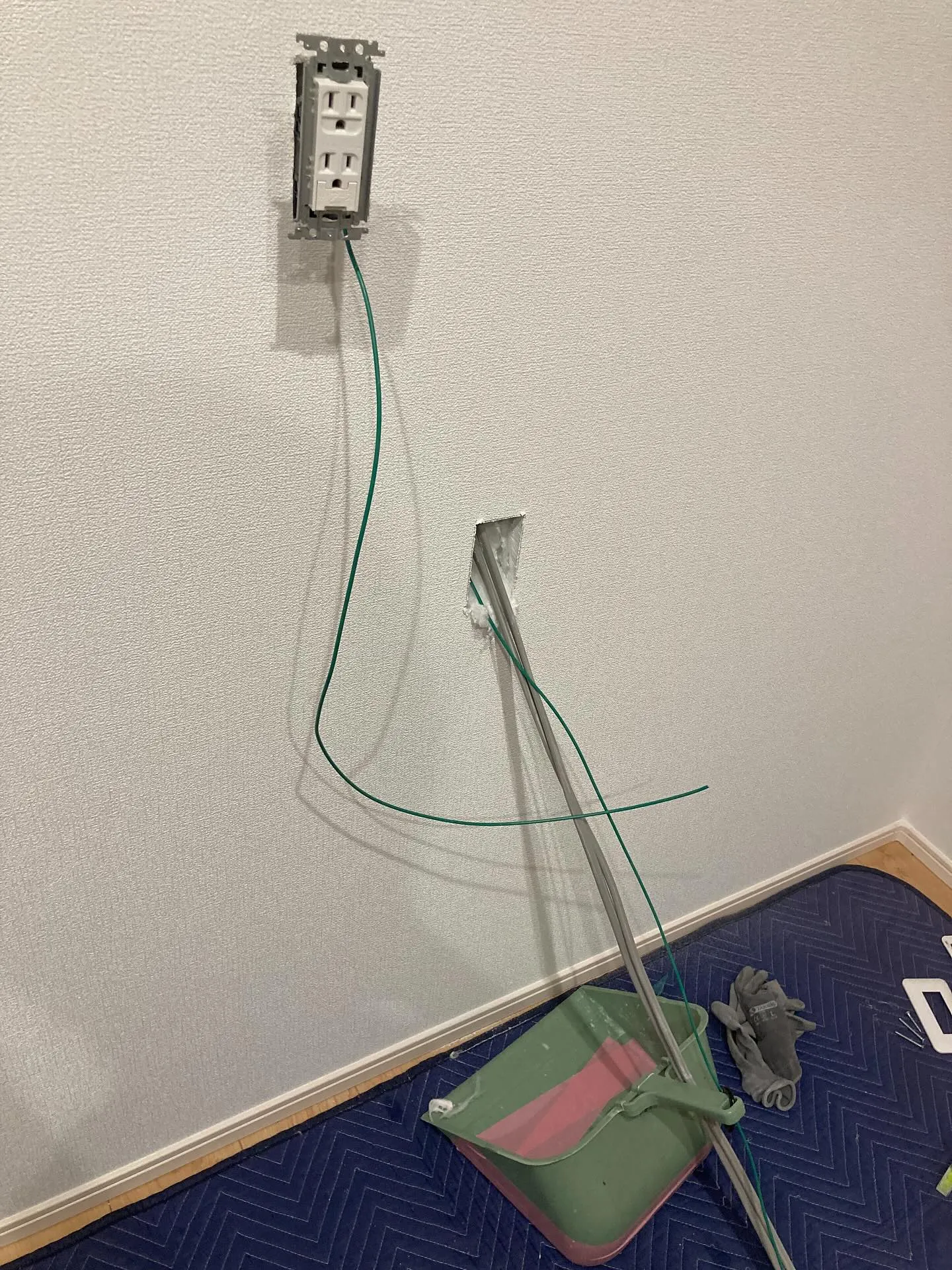 本日は新築ボード開口